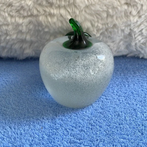 Vintage Venetian Art Glass Apple Figurine. - Picture 3 of 6